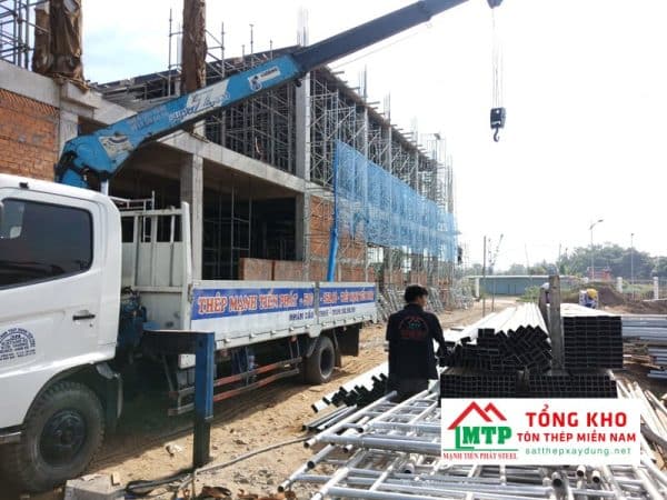 Công ty bán sắt thép hộp Nguyễn Tín uy tín tại tphcm và toàn Miền Nam, vận chuyển miễn phí tại tphcm, phí vận chuyển tại các tỉnh hỗ trợ 50%