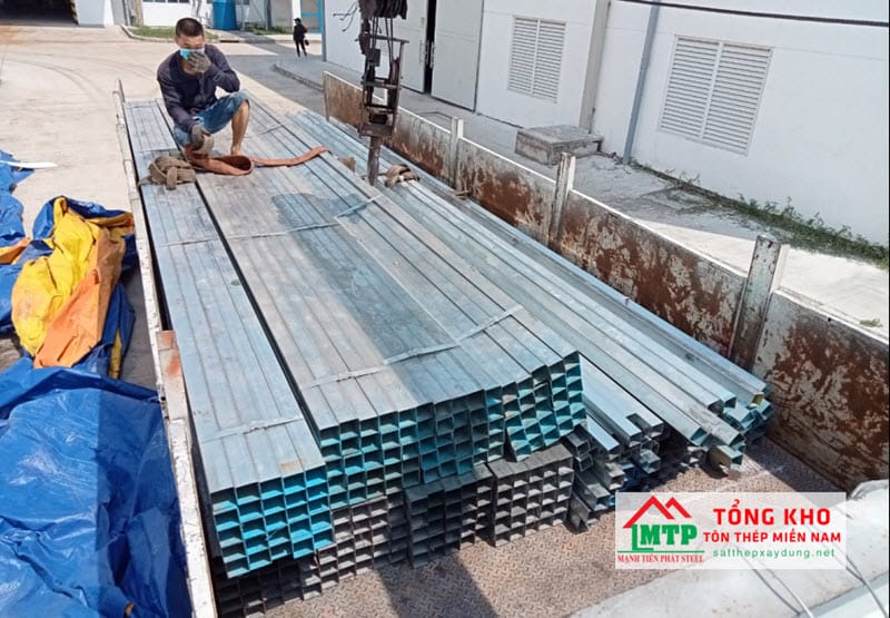 Thép hộp hoa sen mạ kẽm vuông