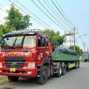 Tôn Thép MTP chuyển sắt thép gân mạ kẽm tới công trường