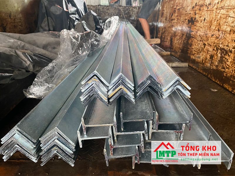 Tính ứng dụng cao, khả năng chống oxy hóa,... là những ưu điểm nổi bật của thép hình V63