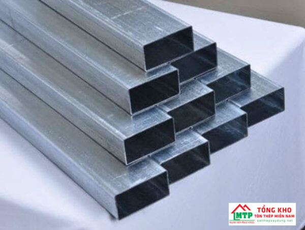 Thép hộp 13x26 nhỏ gọn, dễ gia công thành chi tiết phức tạp