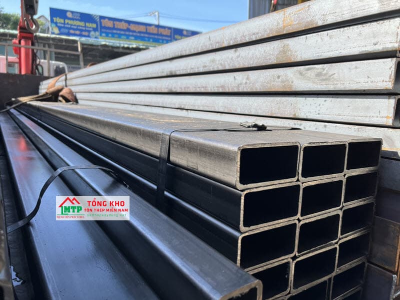 Sắt hộp 20x30 phù hợp với kết cấu chịu lực theo phương dọc, có khả năng chịu lực tốt