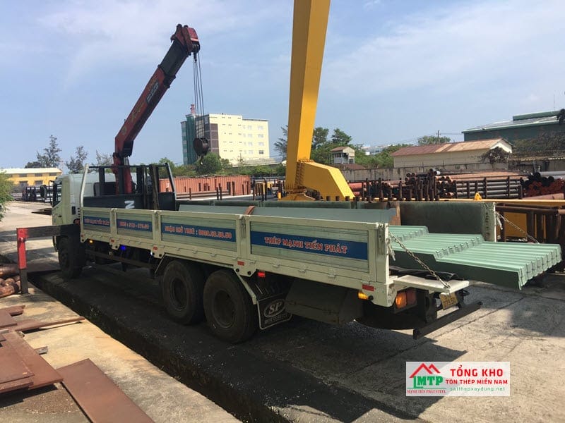 Mua tôn nhựa màu xanh uy tín - giá rẻ tại Tôn Thép MTP