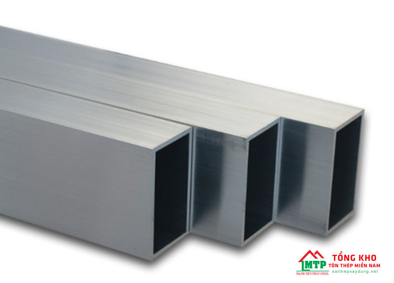 Trọng lượng cây thép 10x20 nhẹ, dễ cắt uốn, gia công