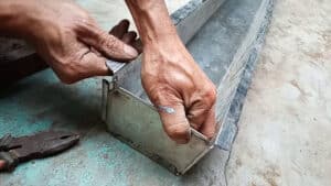 Ưu điểm của tấm bịt đầu máng xối