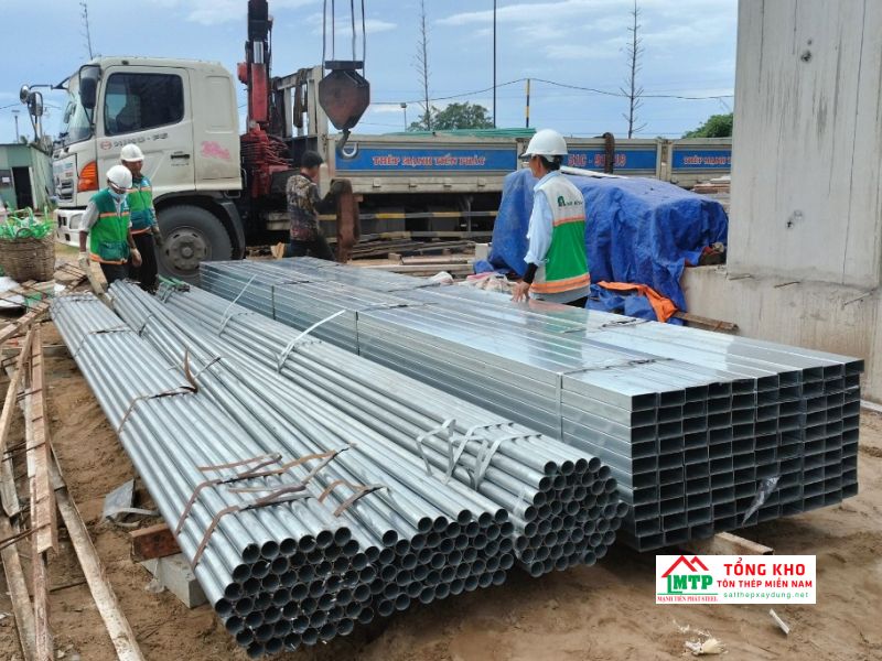 Tôn Thép MTP vận chuyển thép Nam Hưng tận nơi, nhanh chóng, đủ số lượng