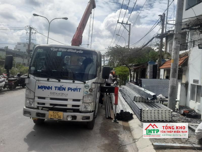 Tôn Thép MTP cung cấp tôn màu đen chất lượng, đa dạng chủng loại, giá cạnh tranh