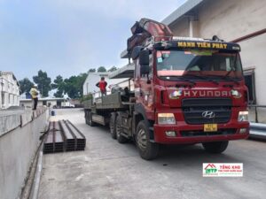 Vận chuyển tận công trình tại Trà Vinh bởi xe tải của Tôn Thép MTP