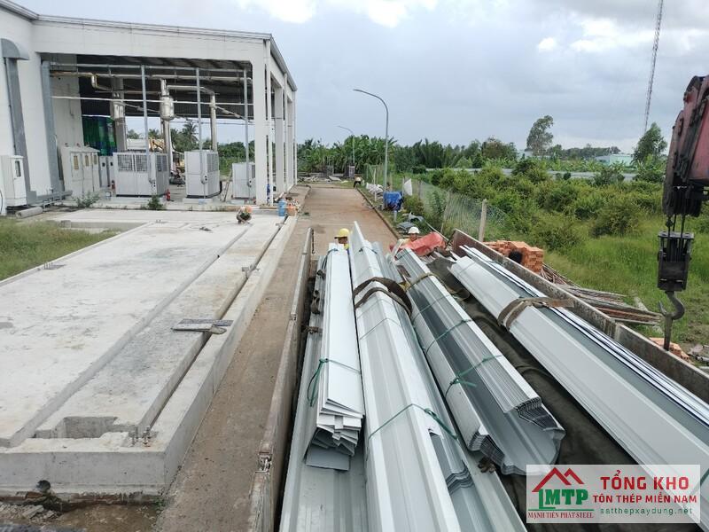 Vận chuyển máng xối inox 201 dày 0.8mm đến tòa nhà văn phòng đường Lê Duẩn, phường Bến Nghé, Quận 1