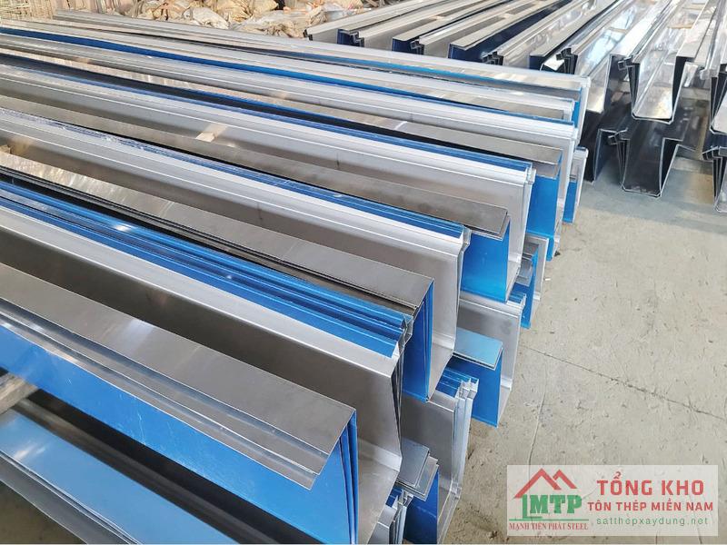 Cung cấp máng xối inox 201 cho công trình cải tạo nhà ở khu vực Thạnh Xuân, Quận 12