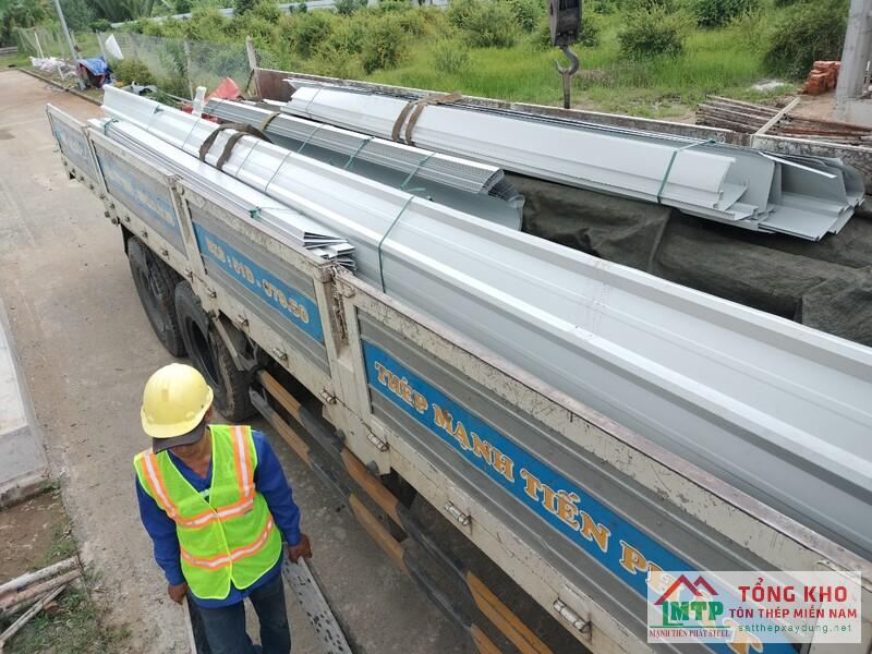 Cung cấp máng xối inox 430 dày 1.0mm cho công trình dân dụng tại Bình Trưng Tây, Quận 2