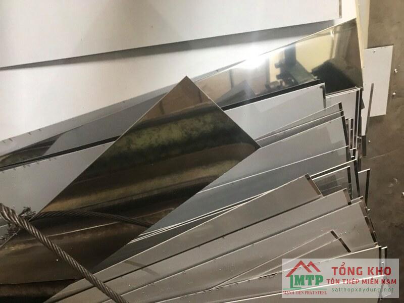 Giao máng xối inox 430 cho mái che bãi xe tại khu dân cư An Lạc, Quận Bình Tân