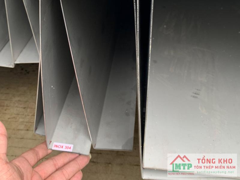 Vận chuyển máng xối inox 201 chia đoạn cho nhà trọ tại huyện Krông Pắc
