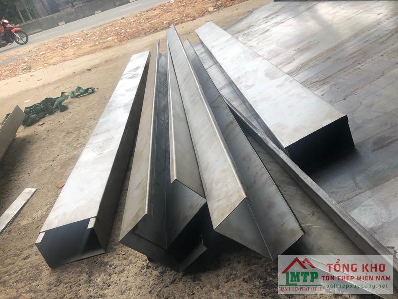 Gia công và giao máng xối inox 304 cho kho thủy sản tại thị xã Vĩnh Châu