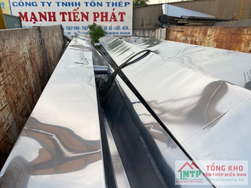 Cung cấp máng xối inox 430 cho nhà dân cải tạo mái tại thành phố Mỹ Tho