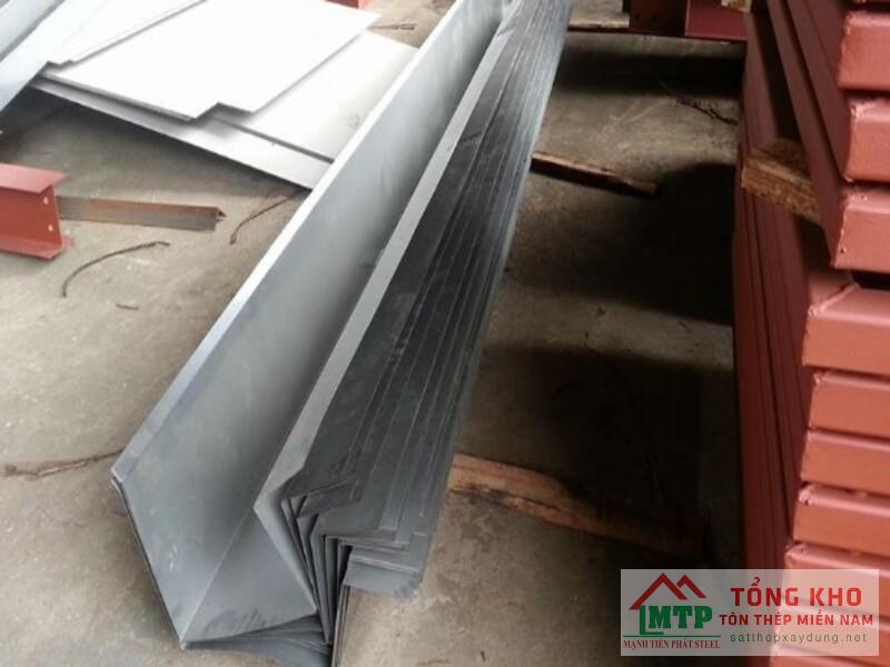 Cung cấp máng xối inox 304 cho kho thủy sản tại thị xã Duyên Hải