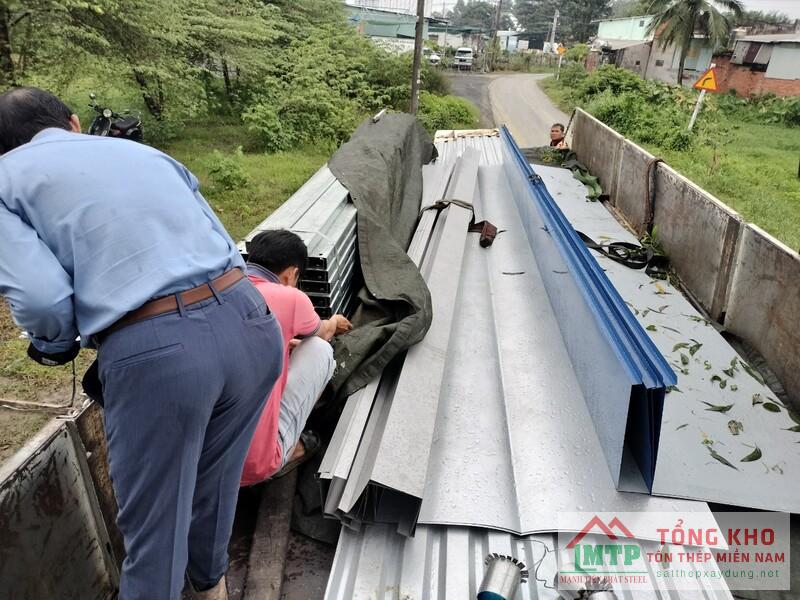 Cung cấp máng xối inox 201 dày 0.9mm cho công trình cải tạo nhà ở Thành Thái