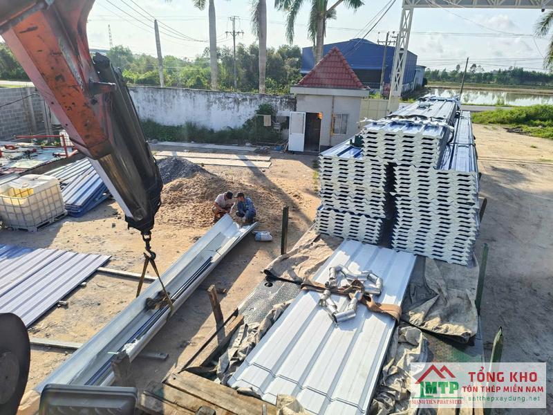 Cung cấp máng xối inox 201 dày 0.9mm cho công trình cải tạo đường Lý Chiêu Hoàng