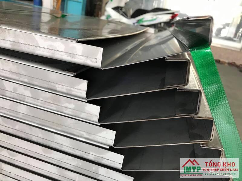 Giao máng xối inox 430 dày 1.0mm cho công trình dân dụng khu Đoàn Văn Bơ