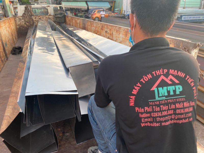 Tôn Thép MTP hỗ trợ giao máng inox nhanh, giá tốt nhất