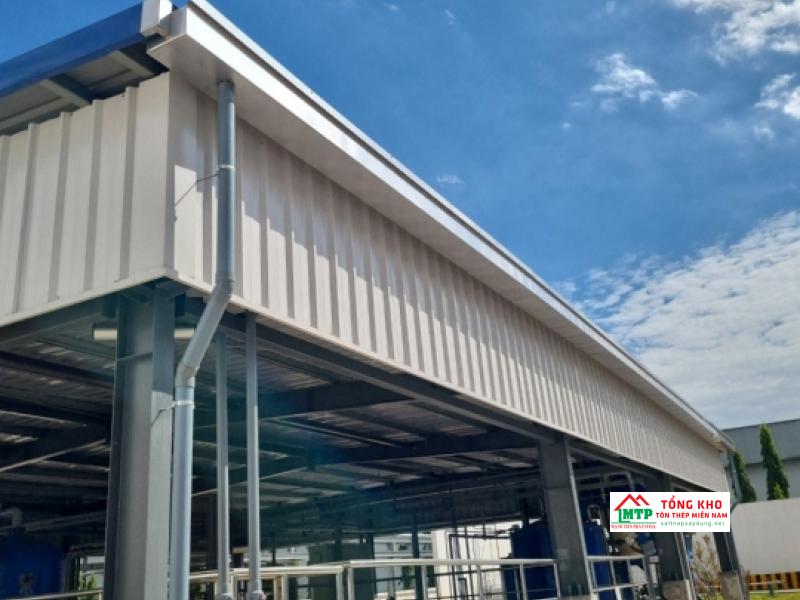 Máng xối inox được sử dụng ngày càng phổ biến đem lại nhiều lợi ích và tiết kiệm chi phí sửa chữa