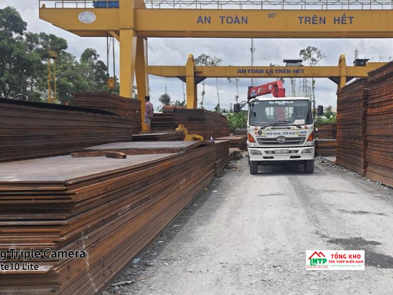 Khi thuê thép tấm trải đường công trình cần tìm đơn vị uy tín, xác định độ dày, loại thép phù hợp mục đích