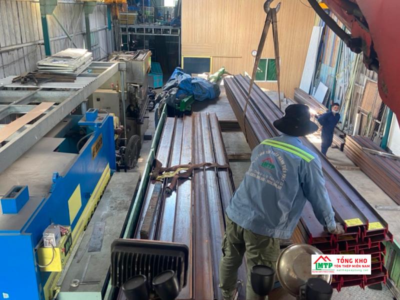 Nên chọn mua thép hình H100 tại đại lý uy tín, có chứng từ đầy đủ