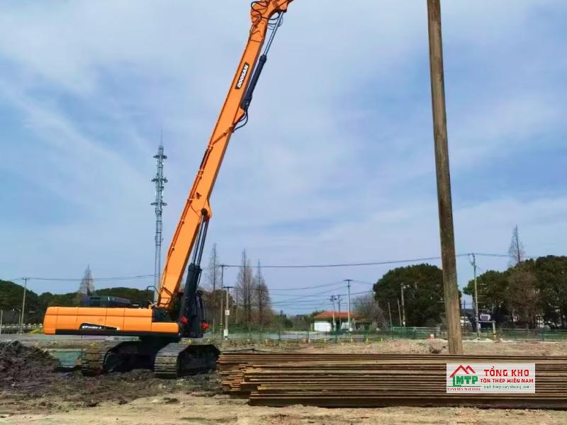 Với các công trình diện tích rộng ở Ninh Thuận cần bố trí vị trí ép cừ và tiến độ san nền phù hợp