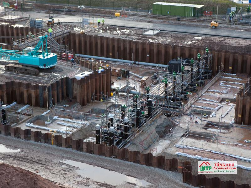 Các công trình hố đâo xâu, nhà xưởng lớn nên chọn cừ larsen IV để đảm bảo khả năng chịu lực
